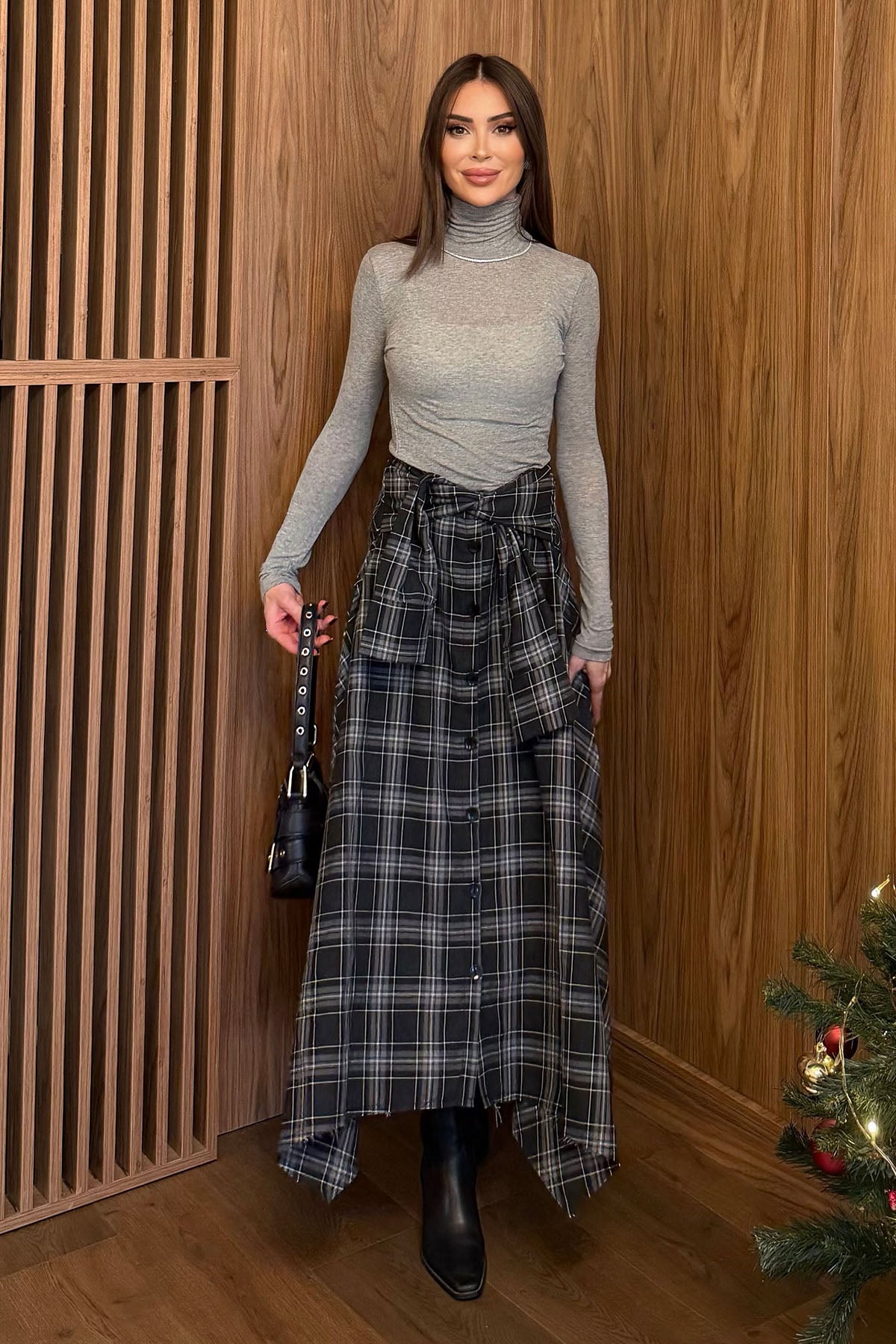 Kadın Bağlama Detaylı Asimetrik Etek Siyah