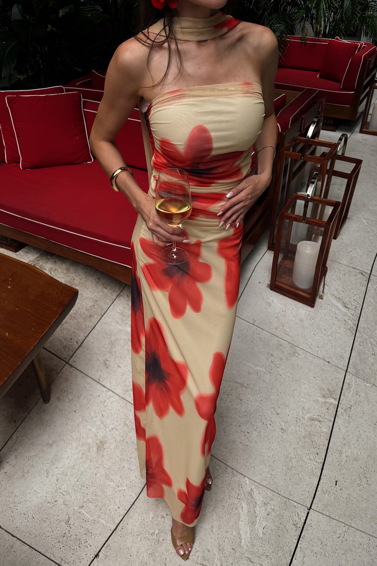 Kadın Straplez Kırmızı Çiçekli Etekli Takım