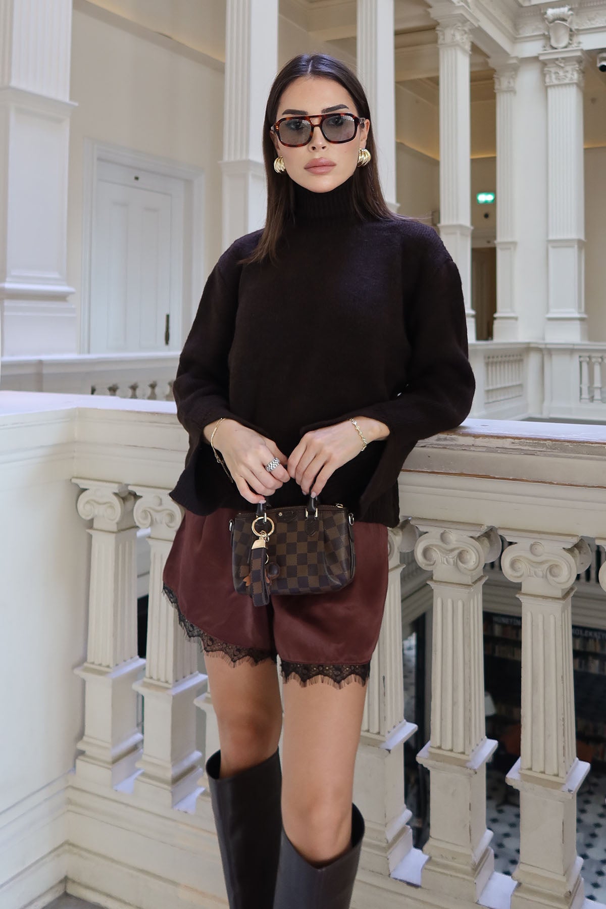 Kadın Dantel Detaylı Saten Şort Kahve