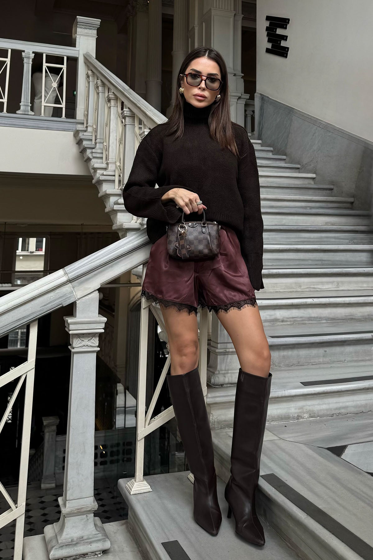 Kadın Dantel Detaylı Saten Şort Kahve