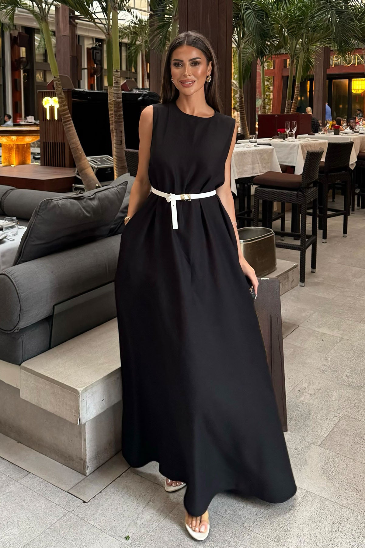 Kadın Dökümlü Pamuklu Sıfır Kol Elbise Siyah