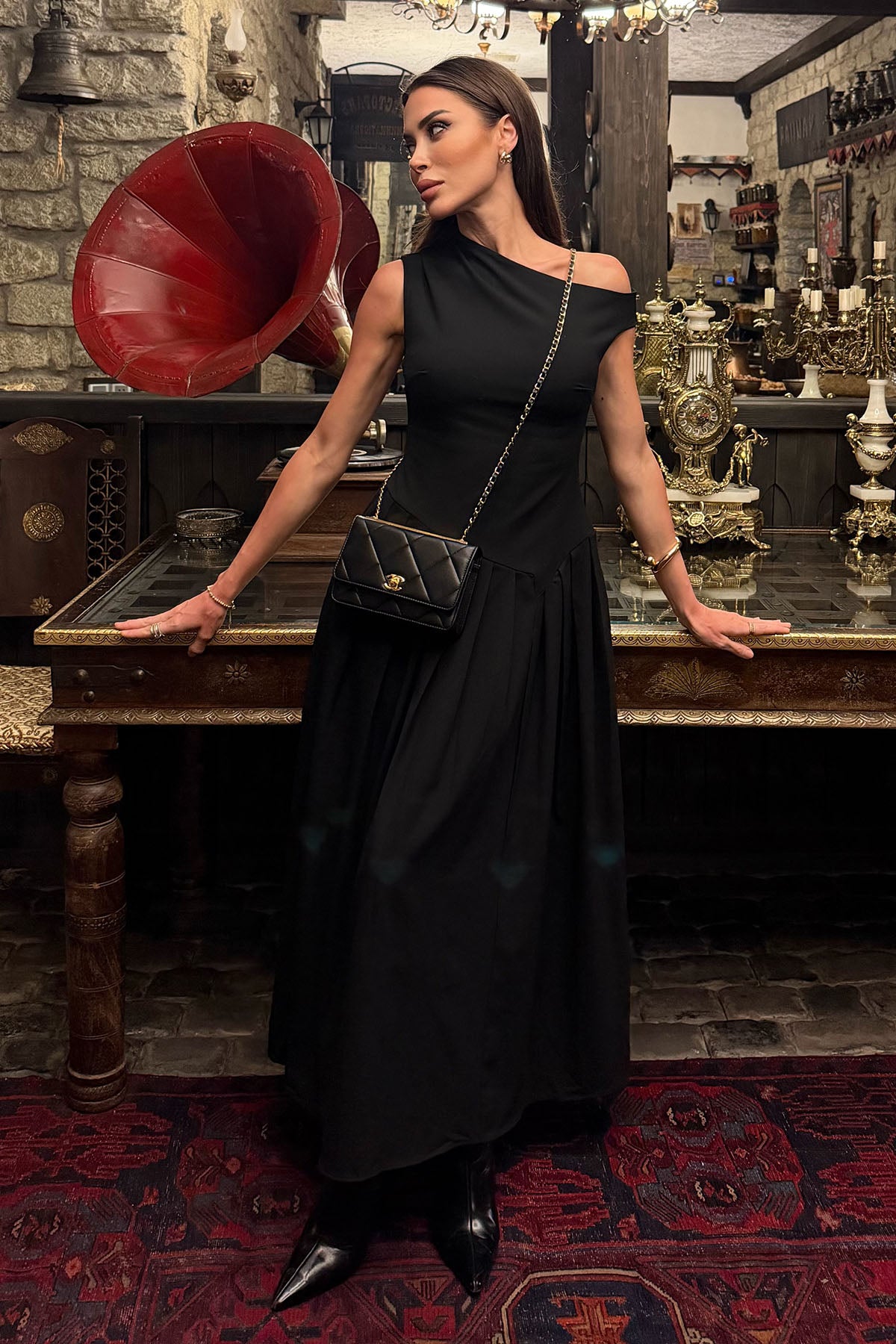 Kadın Kayık Yaka Pileli Maksi Boy Elbise Siyah