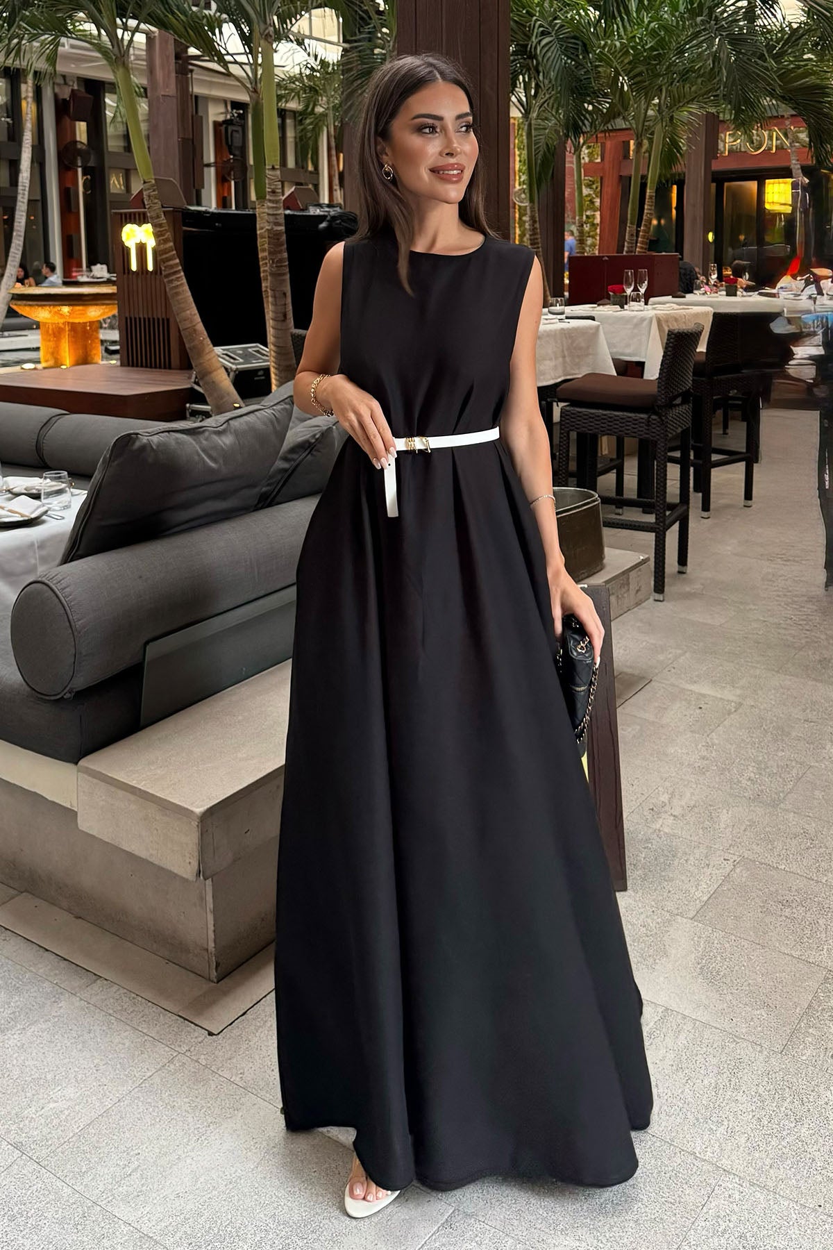 Kadın Dökümlü Pamuklu Sıfır Kol Elbise Siyah