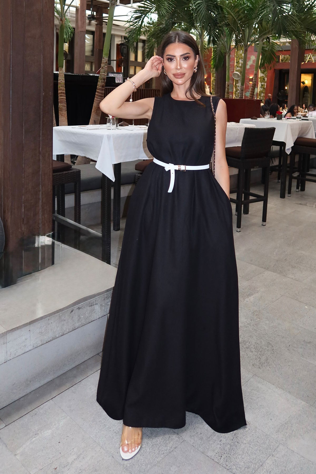 Kadın Dökümlü Pamuklu Sıfır Kol Elbise Siyah