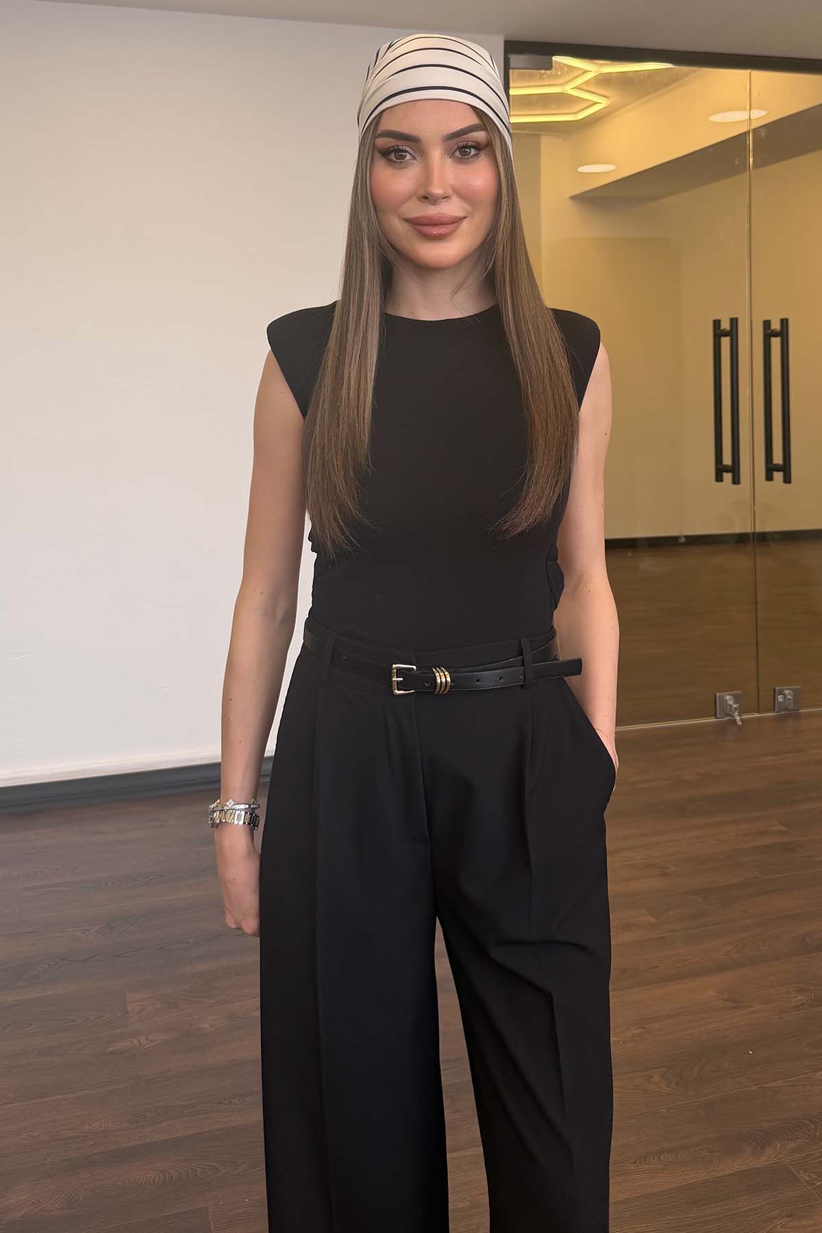 Kadın Sırt Dekolteli Vatkalı Body Siyah