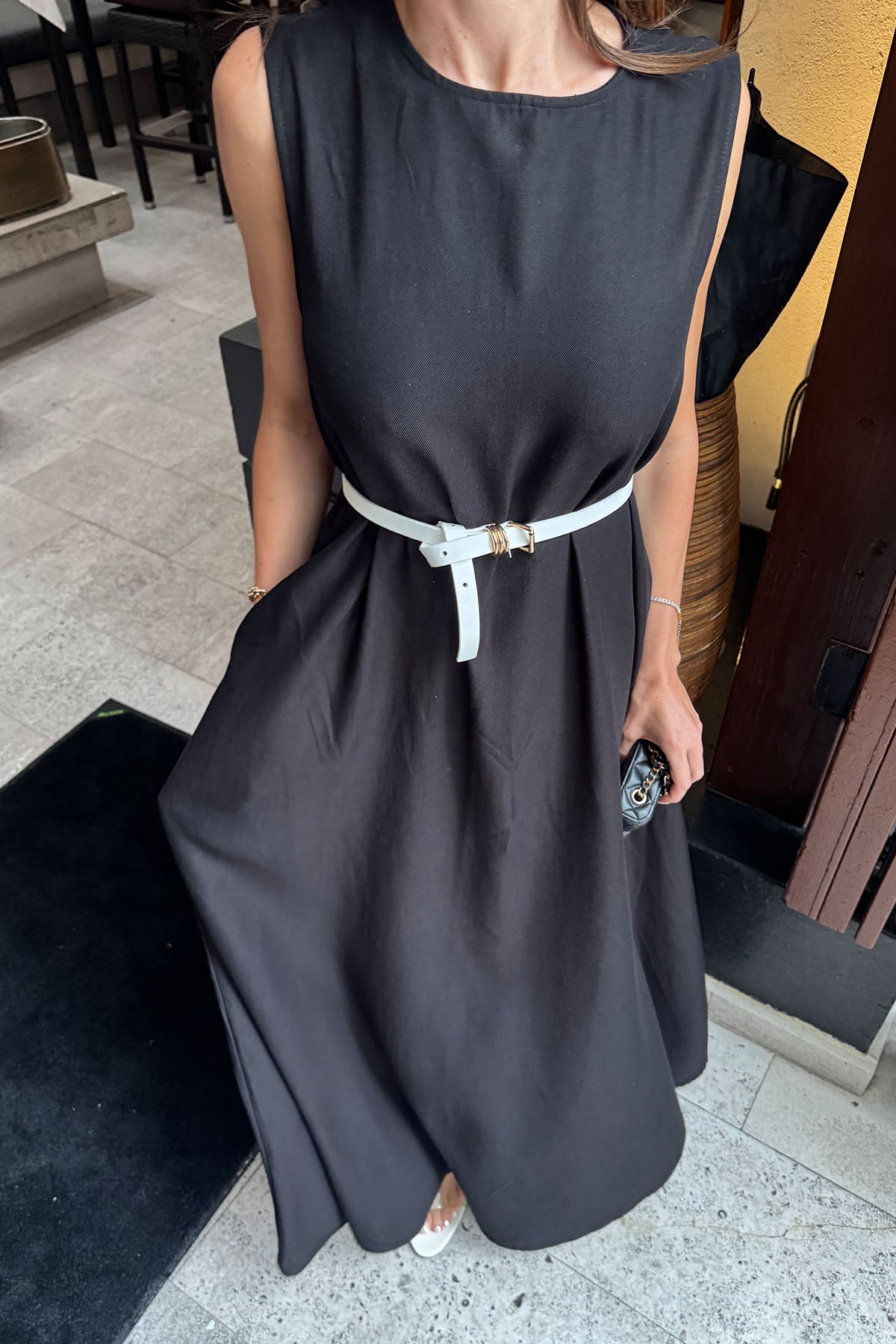 Kadın Dökümlü Pamuklu Sıfır Kol Elbise Siyah